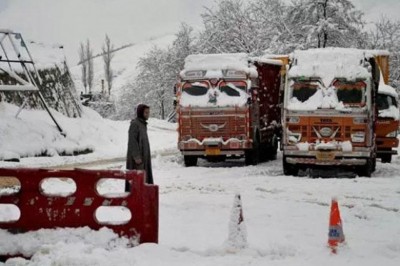 Hindistan'da soğuktan 143 kişi öldü