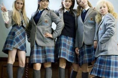 İngiltere'de bir okulda kızlara 