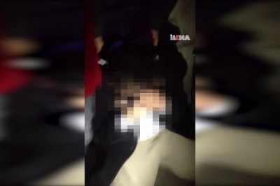 Cep telefonu ile kadınların videosunu çeken kişiye mahalleli saldırdı