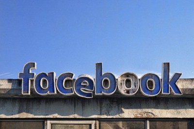 Sosyal medyanın çökeceğini söyleyen sanatçıdan ilginç çalışma