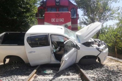 Batman'da Tren Araca Çarptı: 2 yaralı