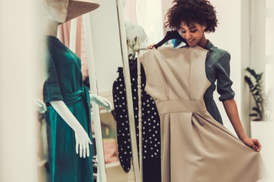 Kısa boyluyum nasıl giyineceğim diyen kadınlara kıyafet seçimi