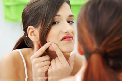 Yüzdeki sivilce lekeleri akneleri gidermek için yöntemler!