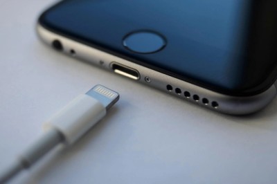 Avrupa Birliği, akıllı telefonlar için şarj cihazları için tek bir standart geliştiriyor: Apple buna karşı çıkıyor