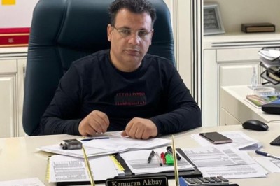 Kamuran Akbay siyasete mi girecek?